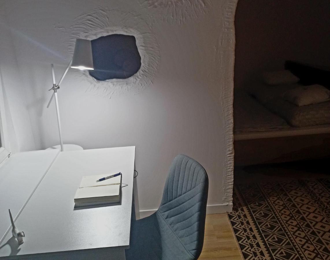 Nice Apartament With Small Tub وارسو المظهر الخارجي الصورة