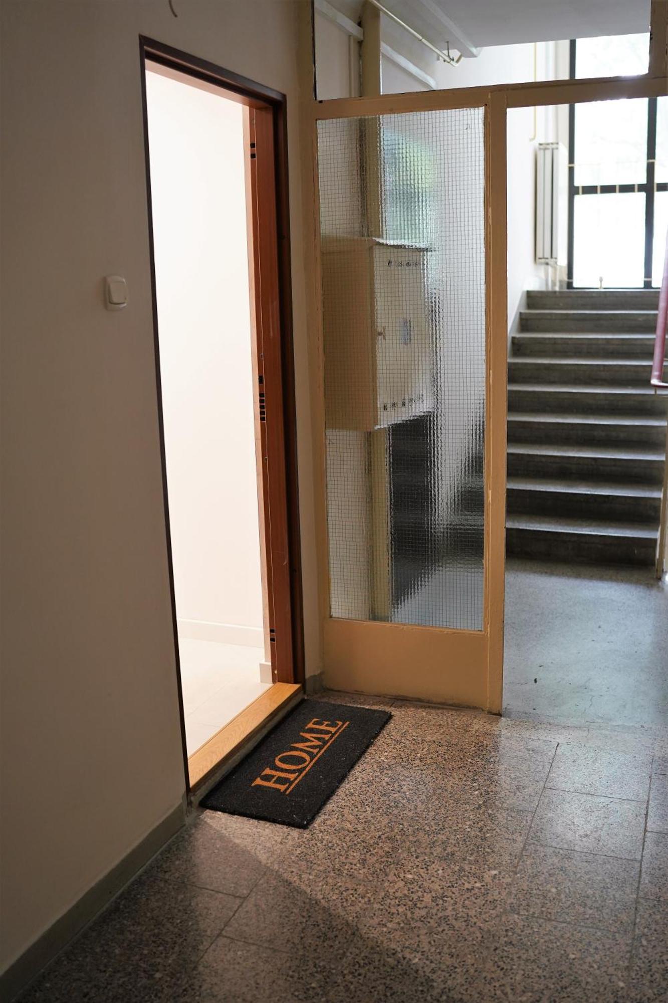 Nice Apartament With Small Tub وارسو المظهر الخارجي الصورة